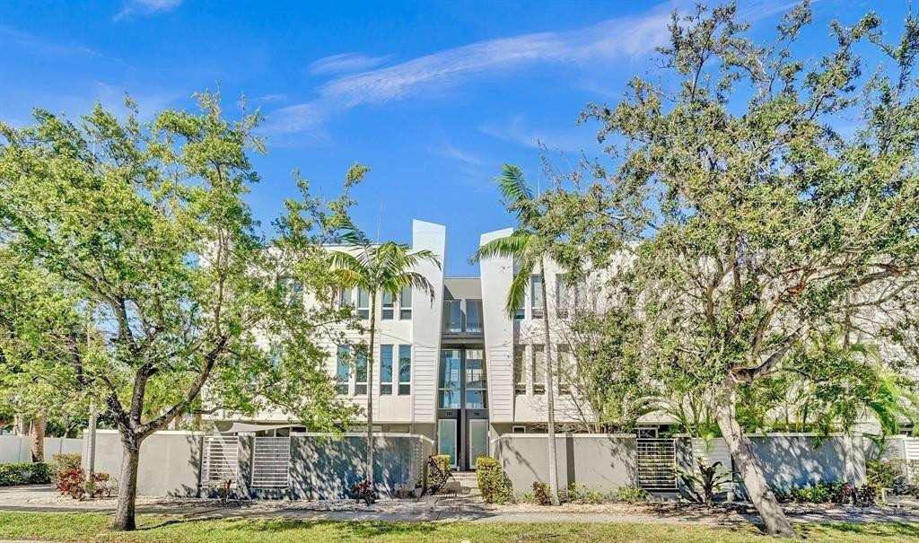703 SE 16th