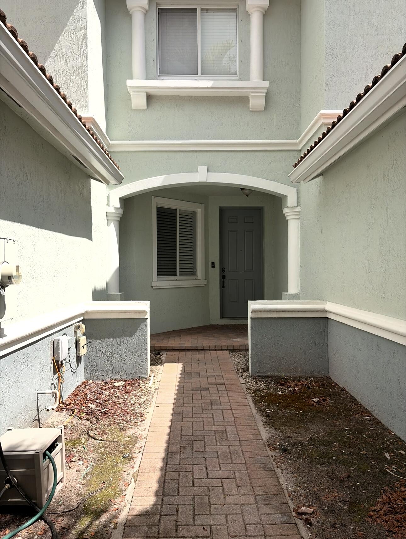 2228 Oakmont