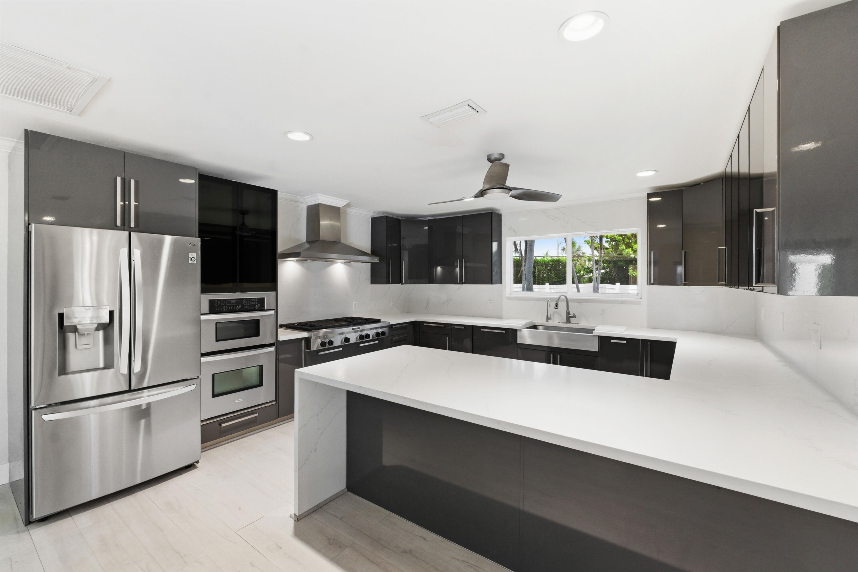 5900 Bayview Fort Lauderdale, FL 33308