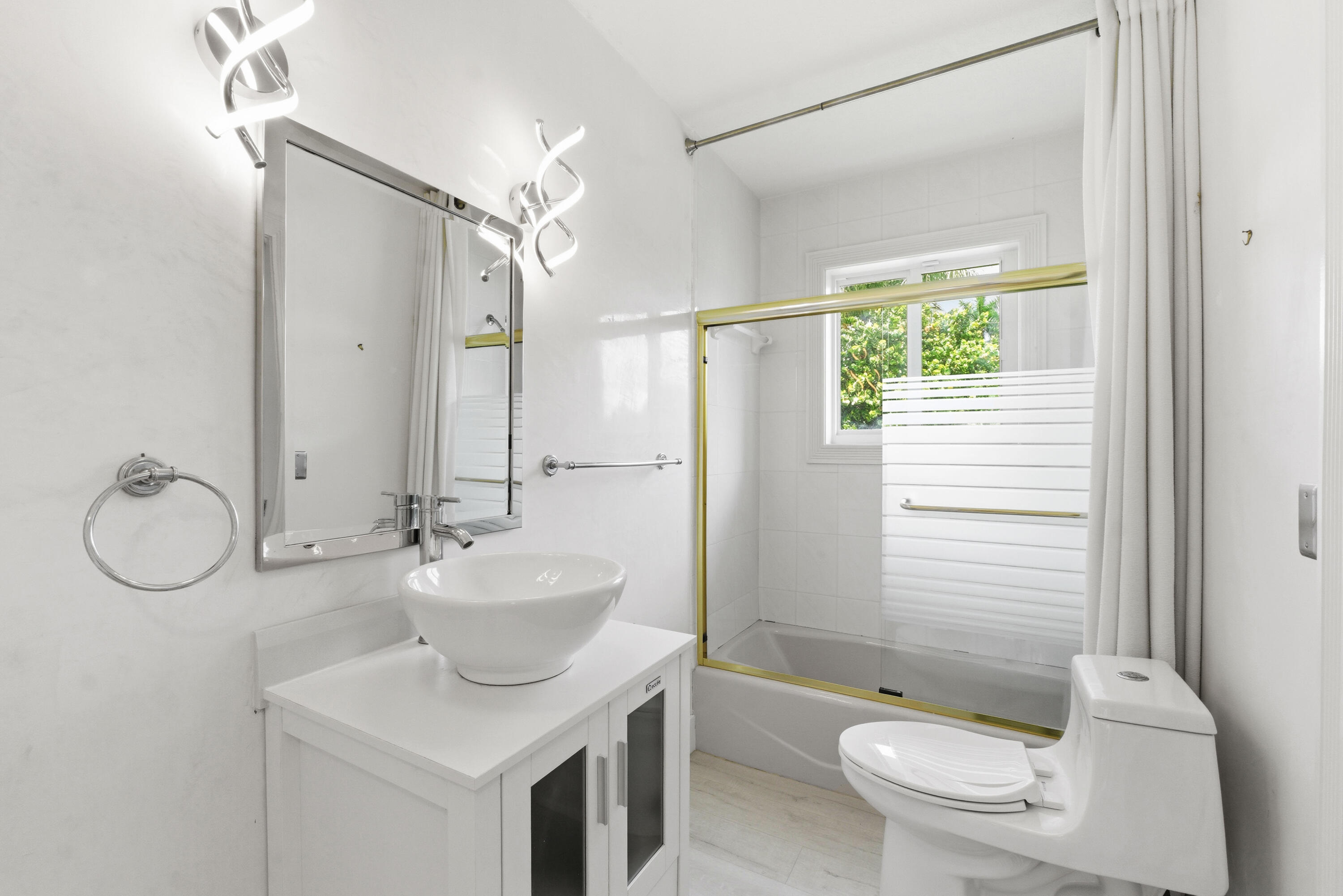 5900 Bayview Fort Lauderdale, FL 33308