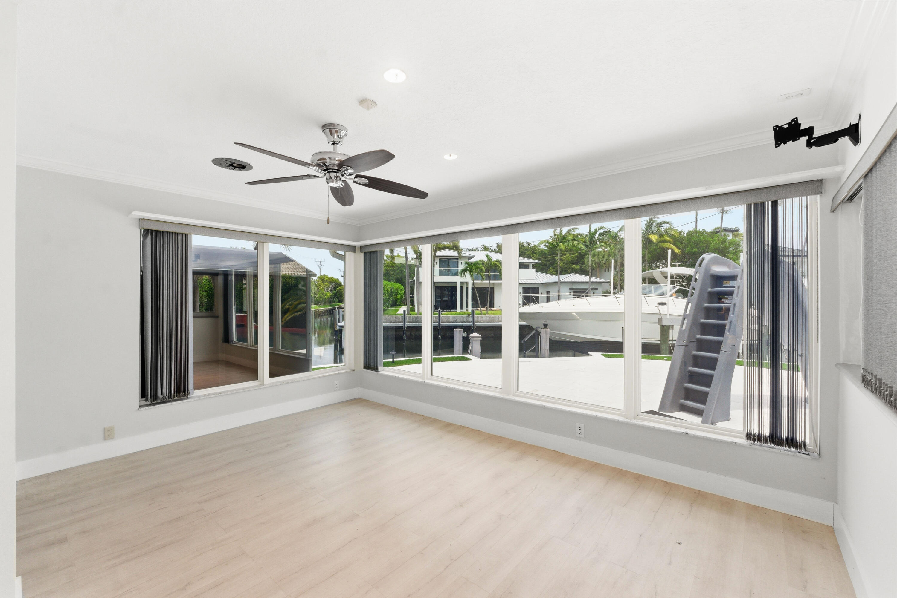 5900 Bayview Fort Lauderdale, FL 33308