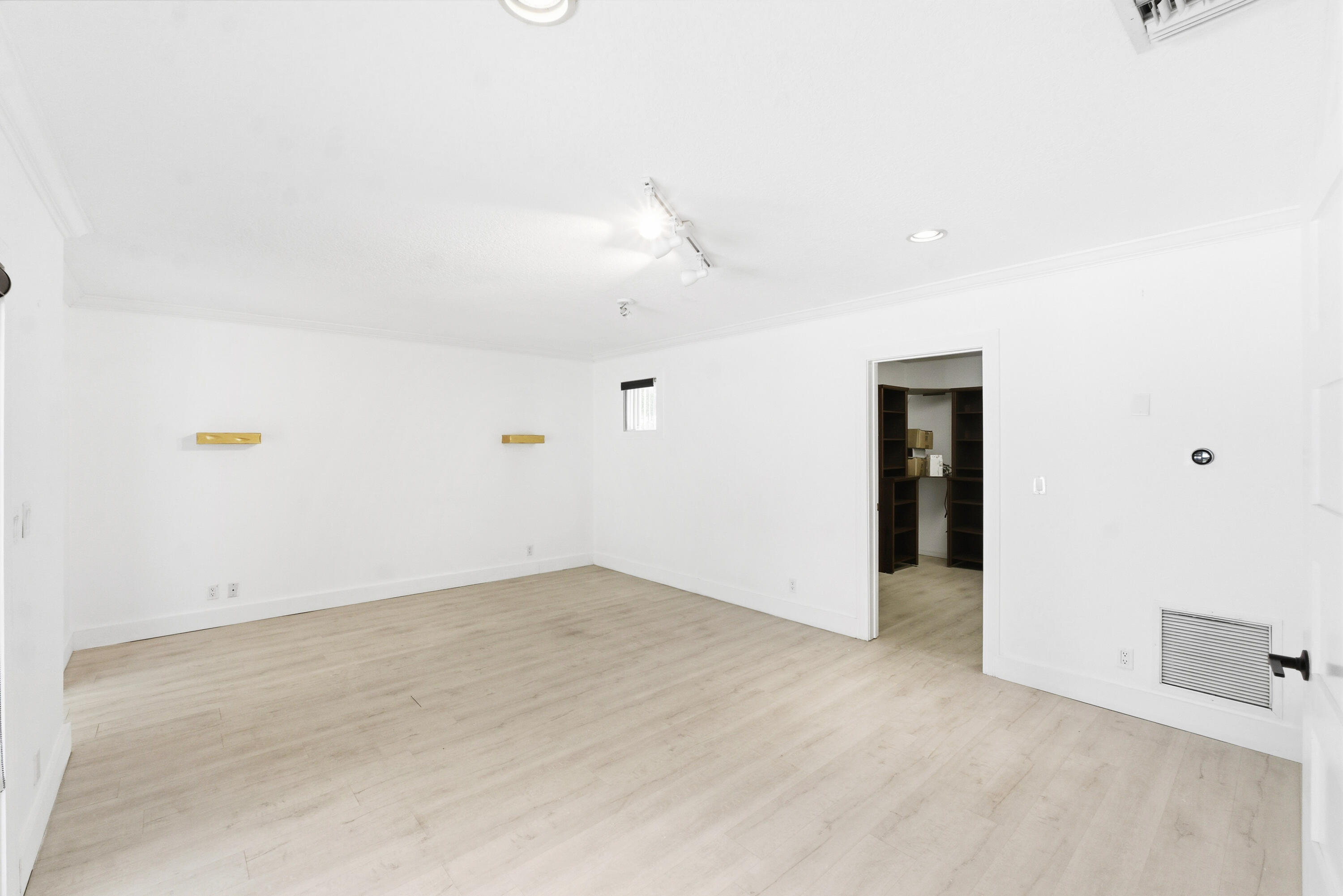 5900 Bayview Fort Lauderdale, FL 33308