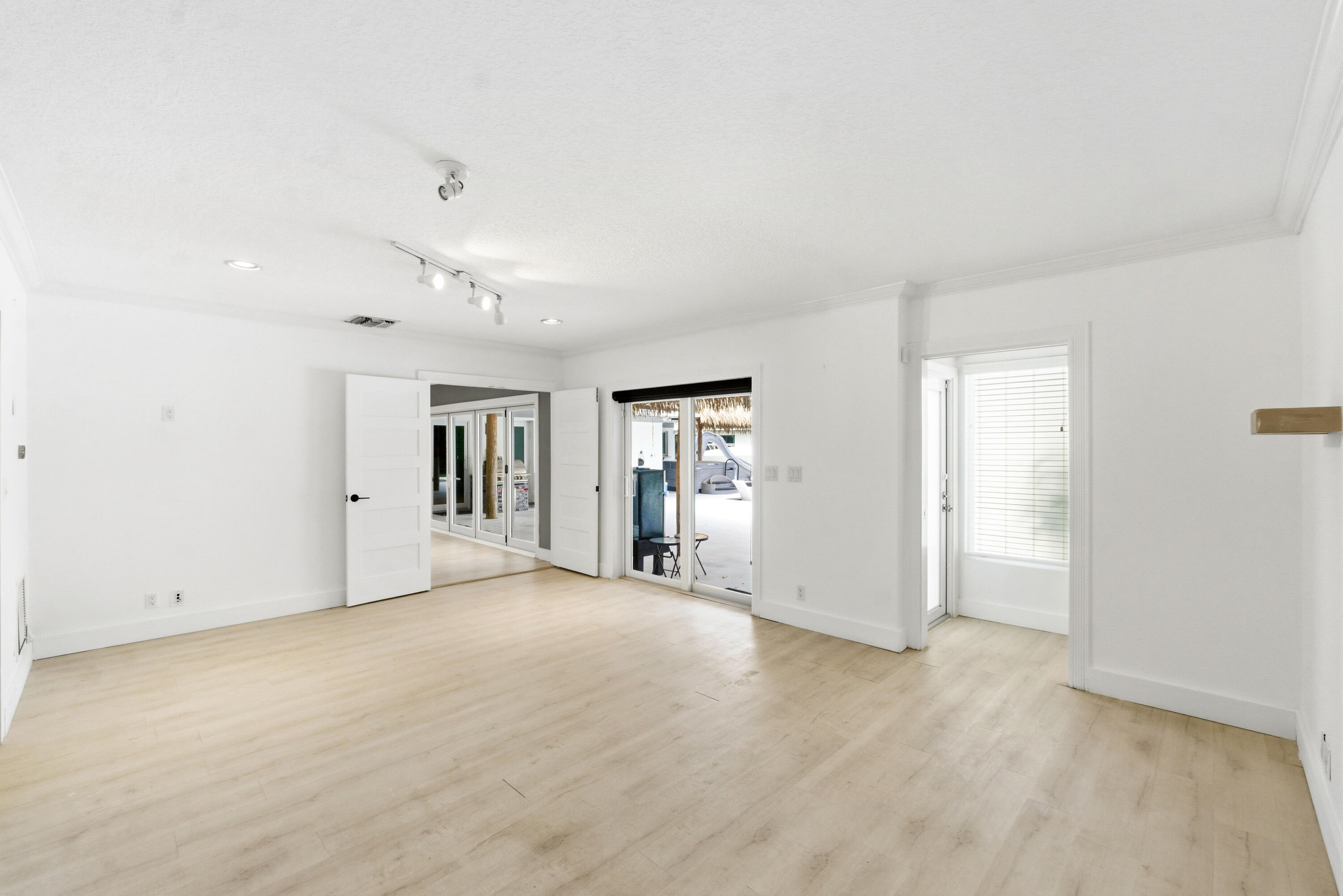 5900 Bayview Fort Lauderdale, FL 33308