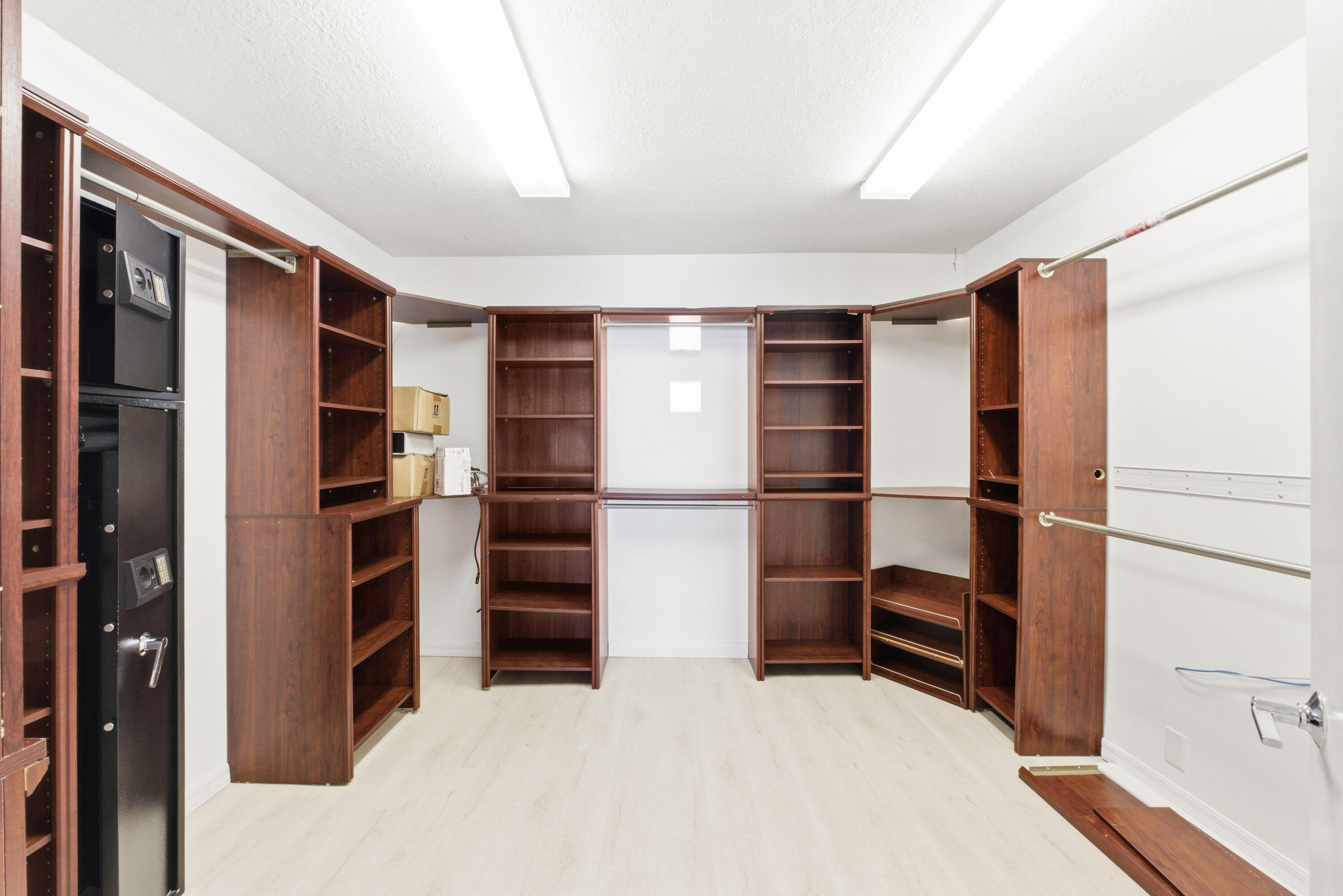 5900 Bayview Fort Lauderdale, FL 33308