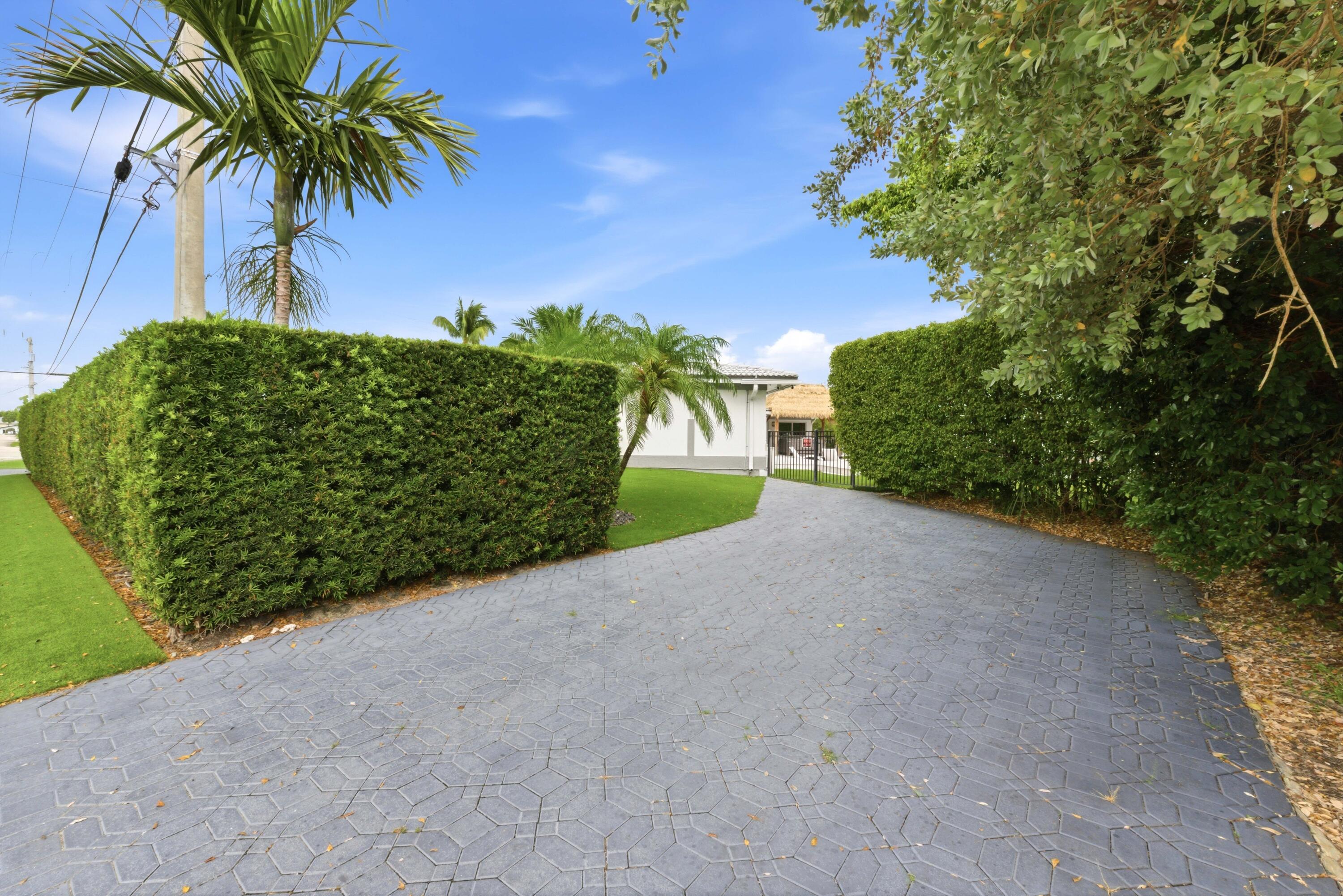 5900 Bayview Fort Lauderdale, FL 33308
