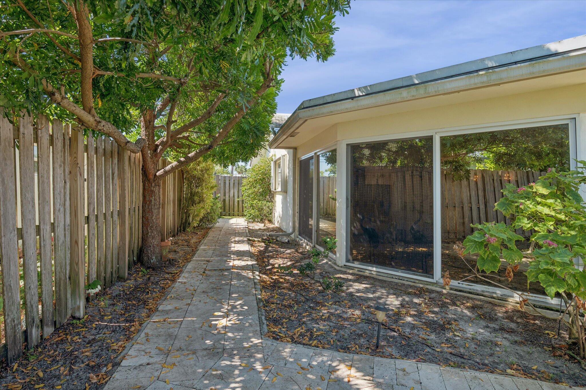 611 SE 11th Pompano Beach, FL 33060