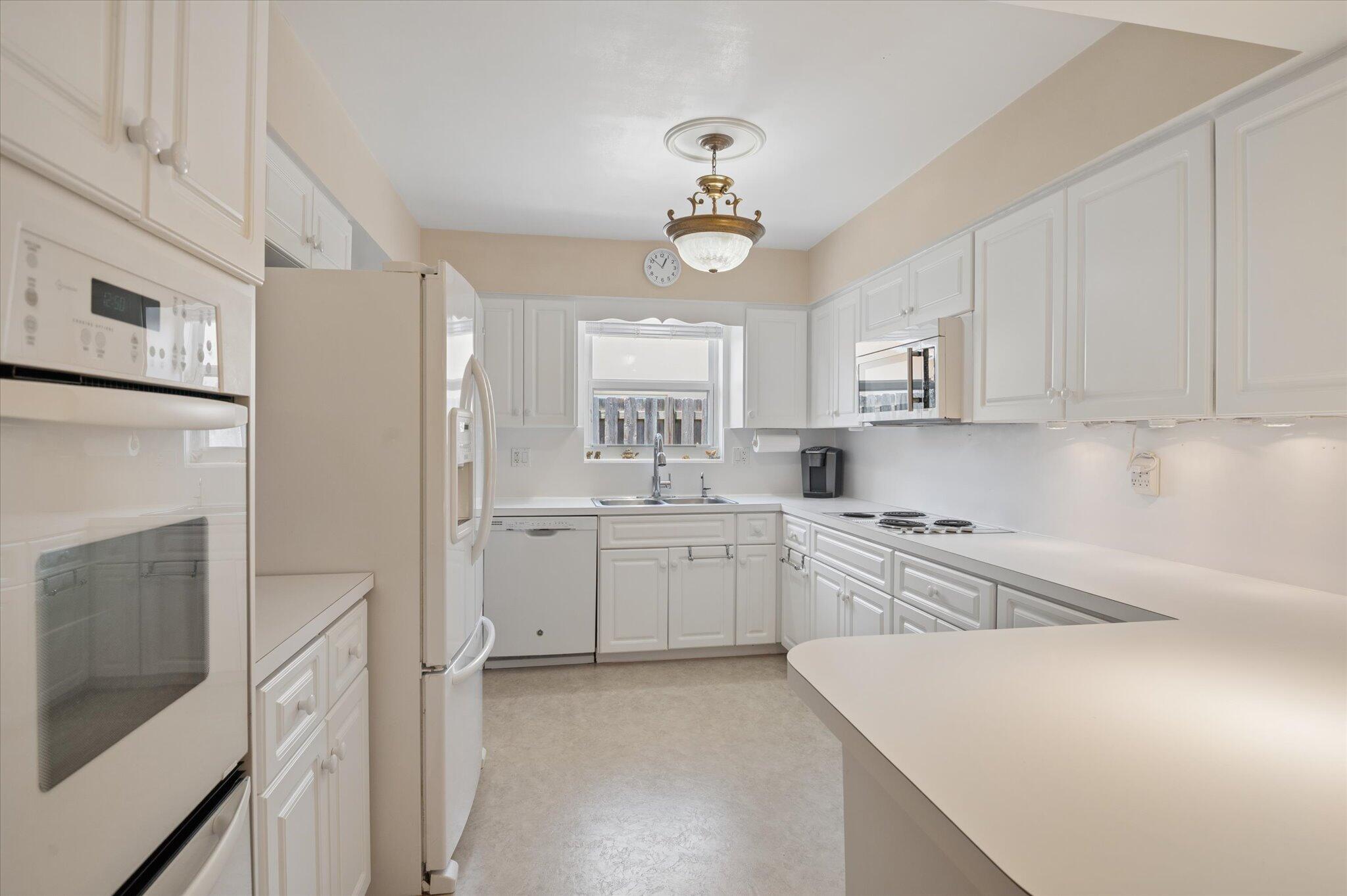 611 SE 11th Pompano Beach, FL 33060