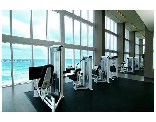 image Beach Club 211