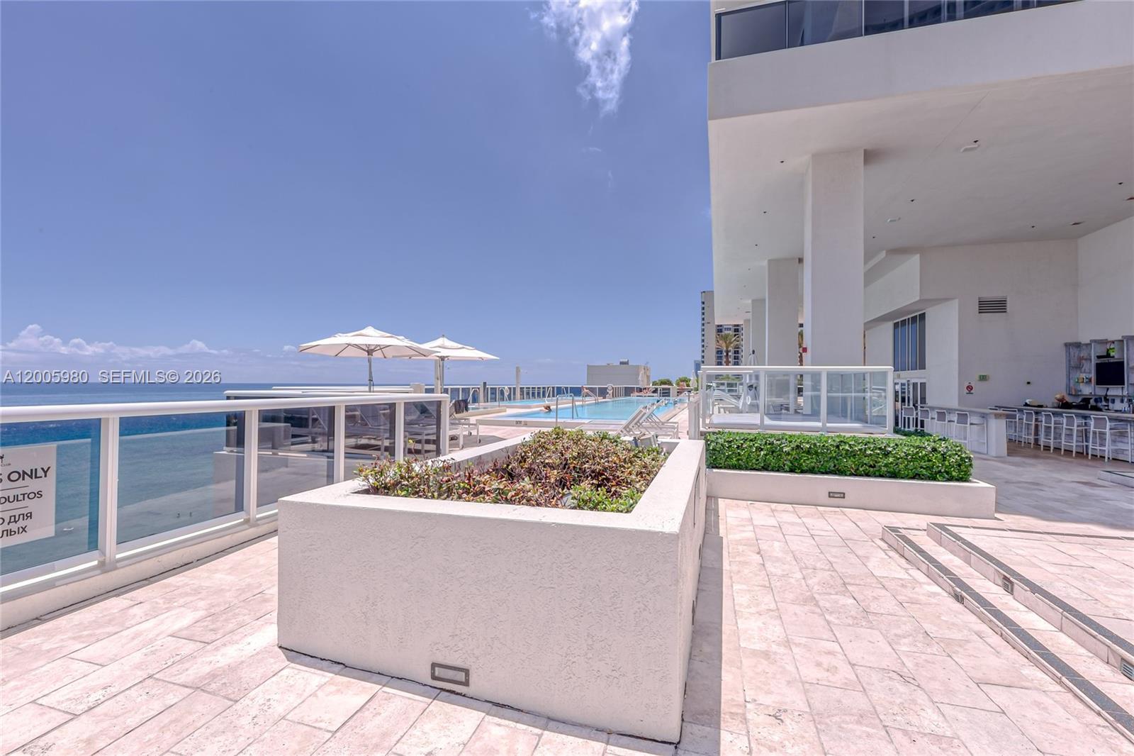 image Beach Club 26