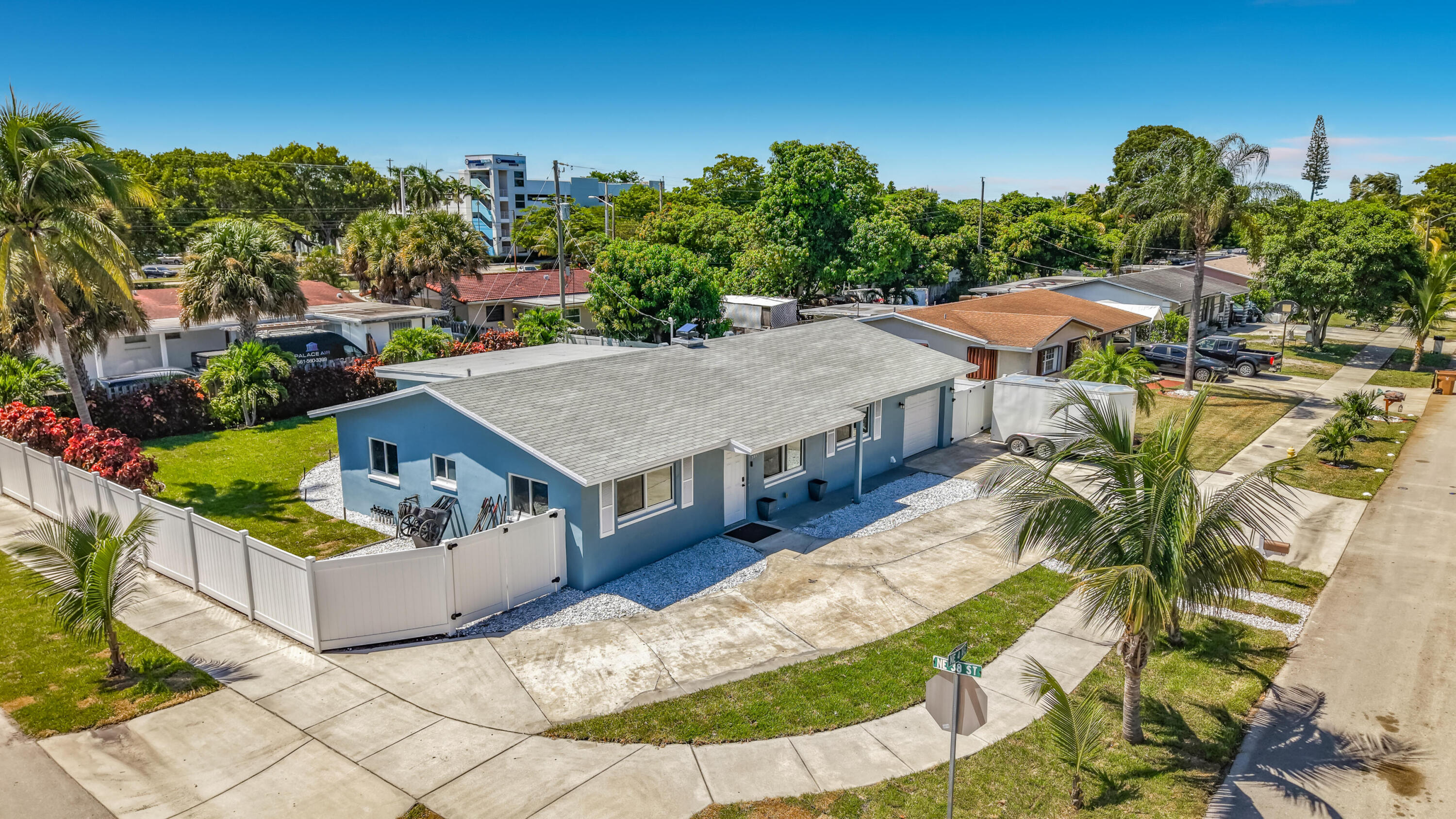 3801 NE 4th Ave