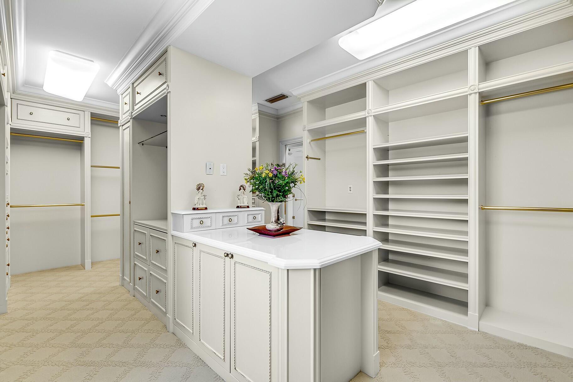 477 S Bch Rd Jupiter Island, FL 33455