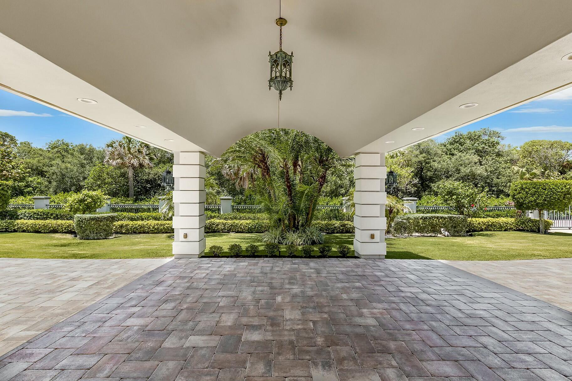 477 S Bch Rd Jupiter Island, FL 33455
