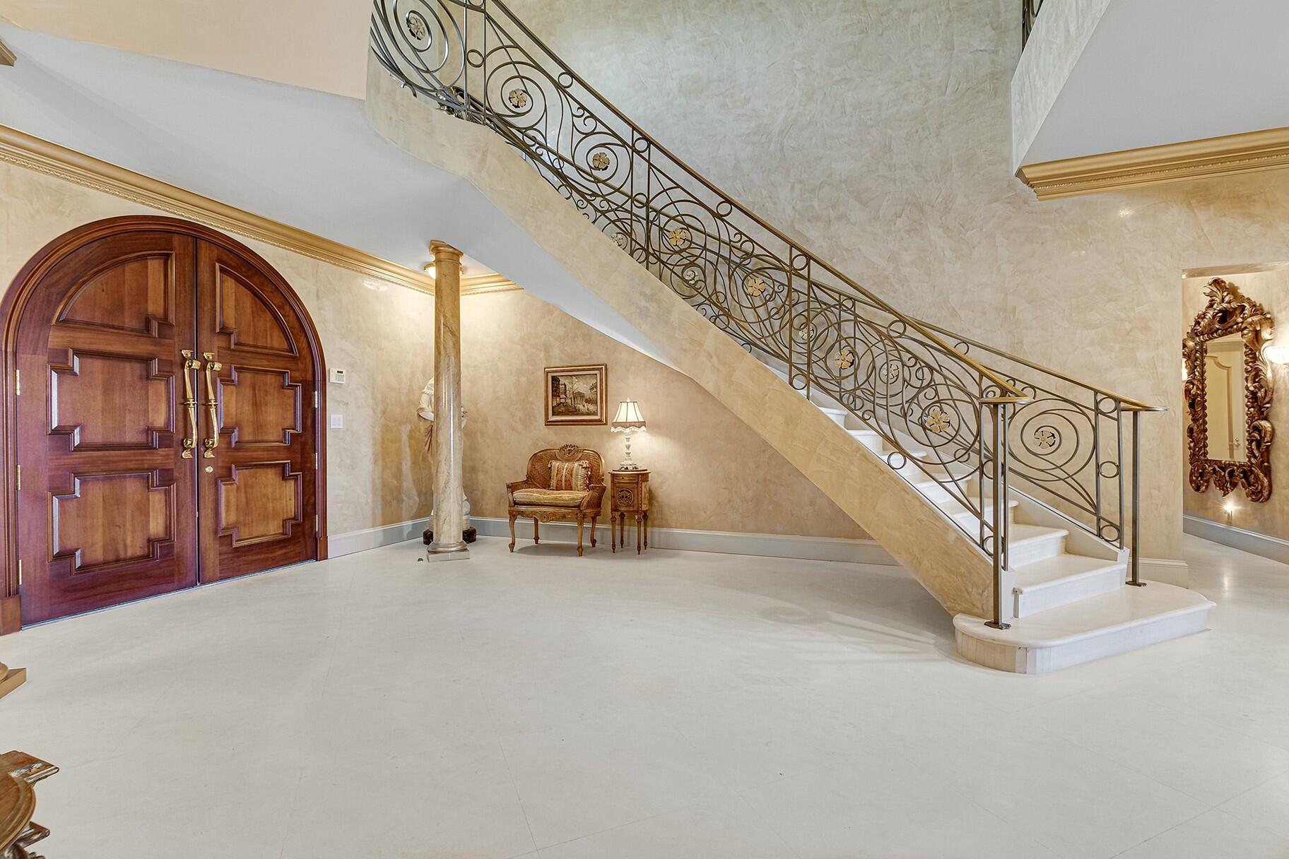 477 S Bch Rd Jupiter Island, FL 33455