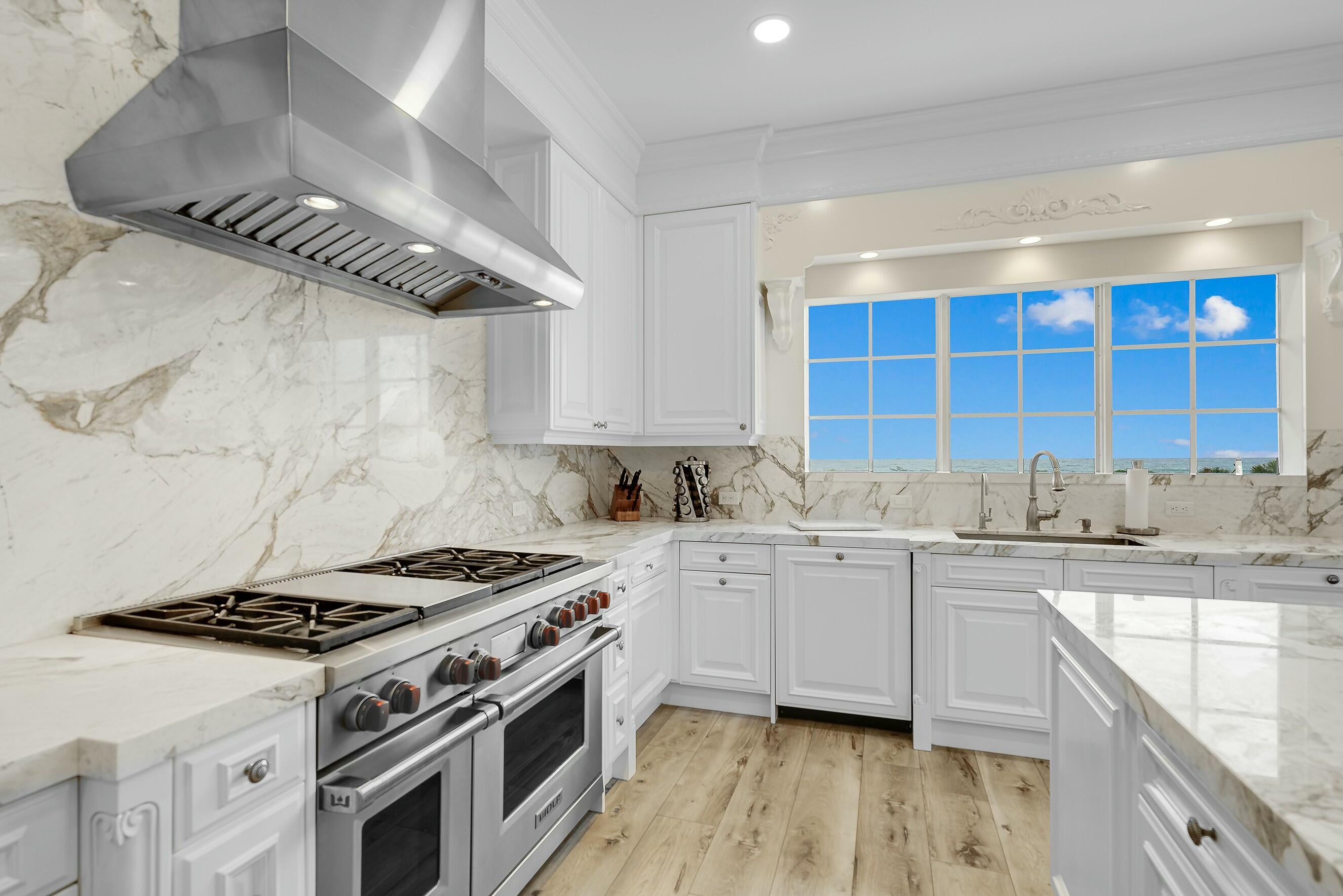 477 S Bch Rd Jupiter Island, FL 33455
