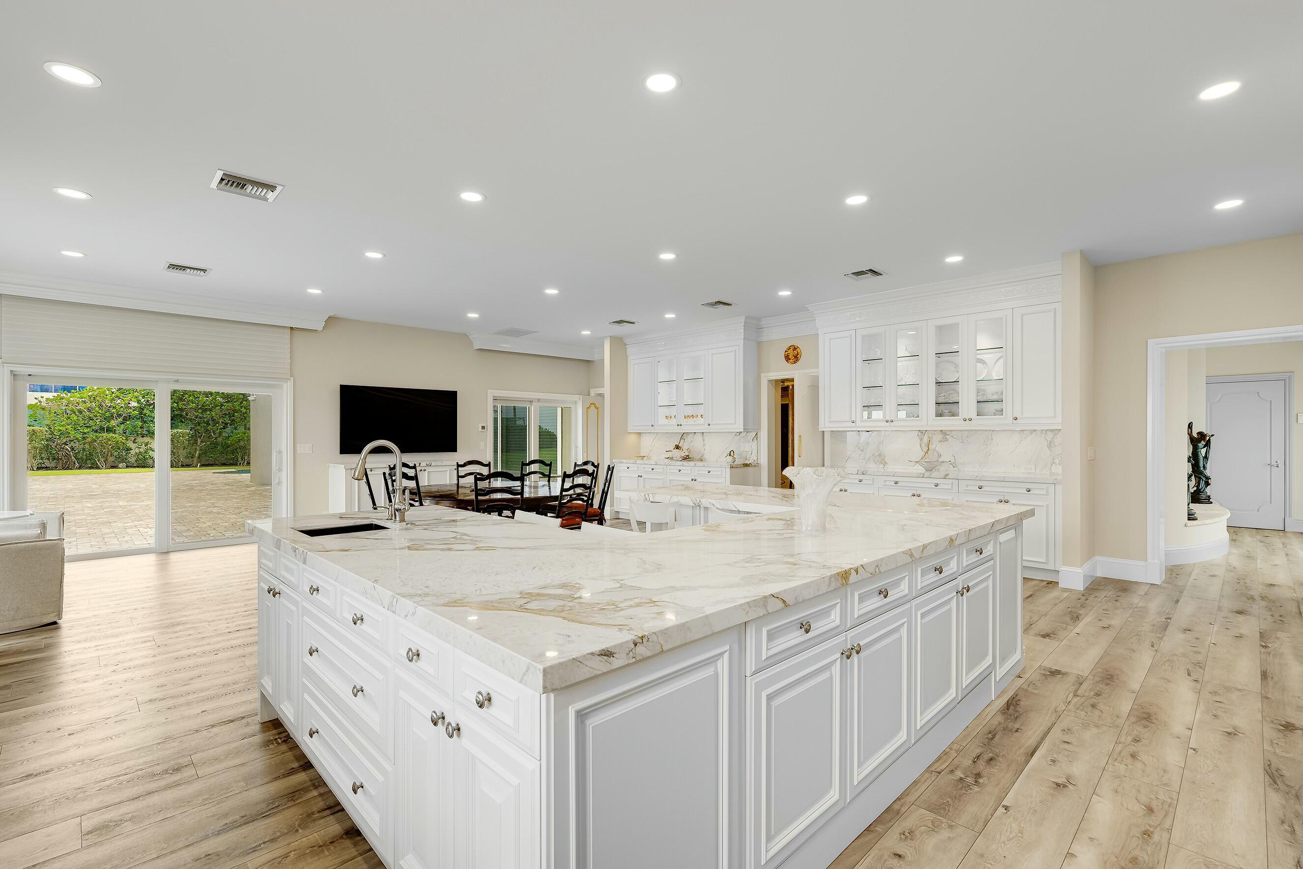 477 S Bch Rd Jupiter Island, FL 33455