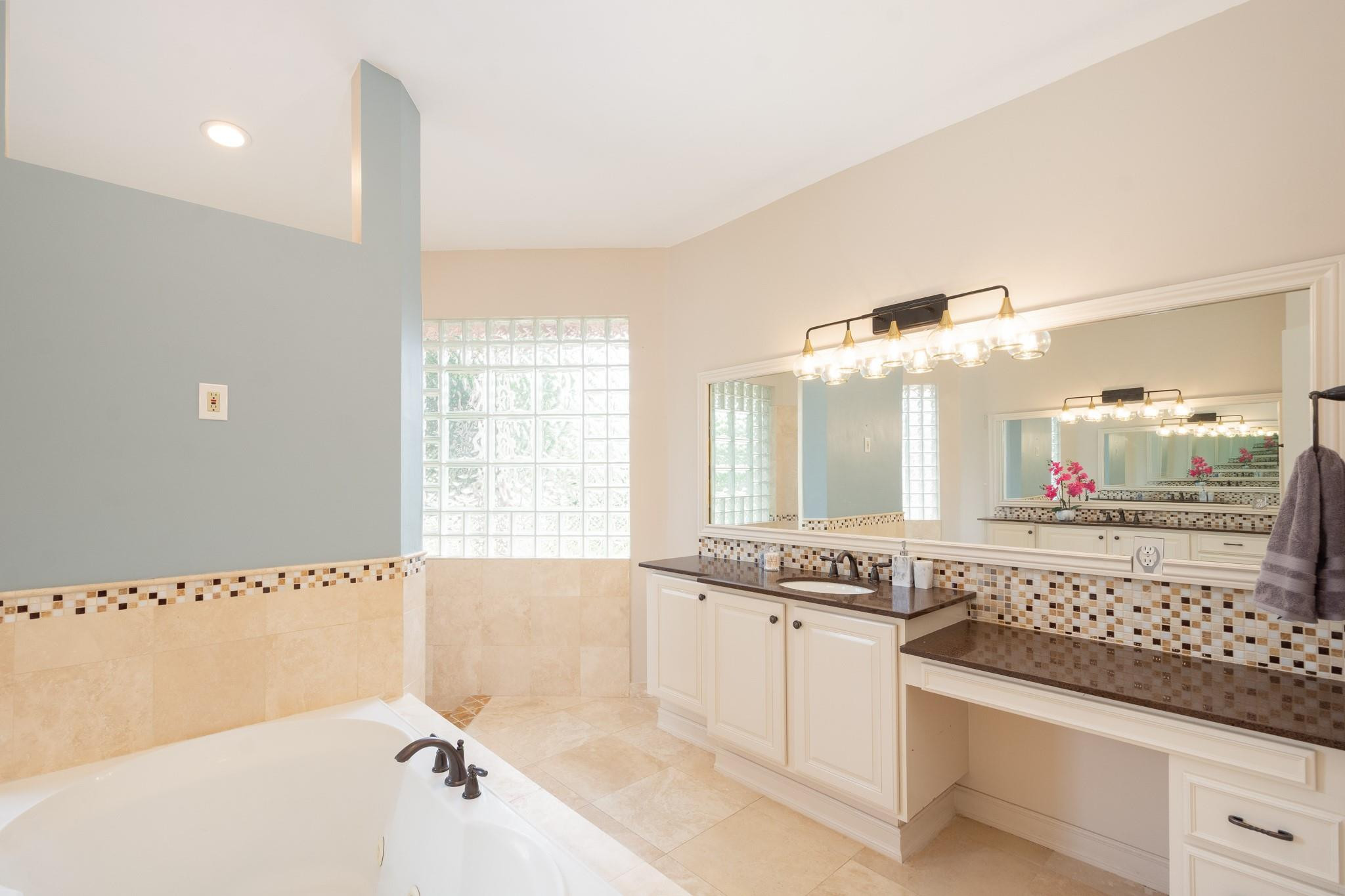 11430 NW 18th St Plantation, FL 33323