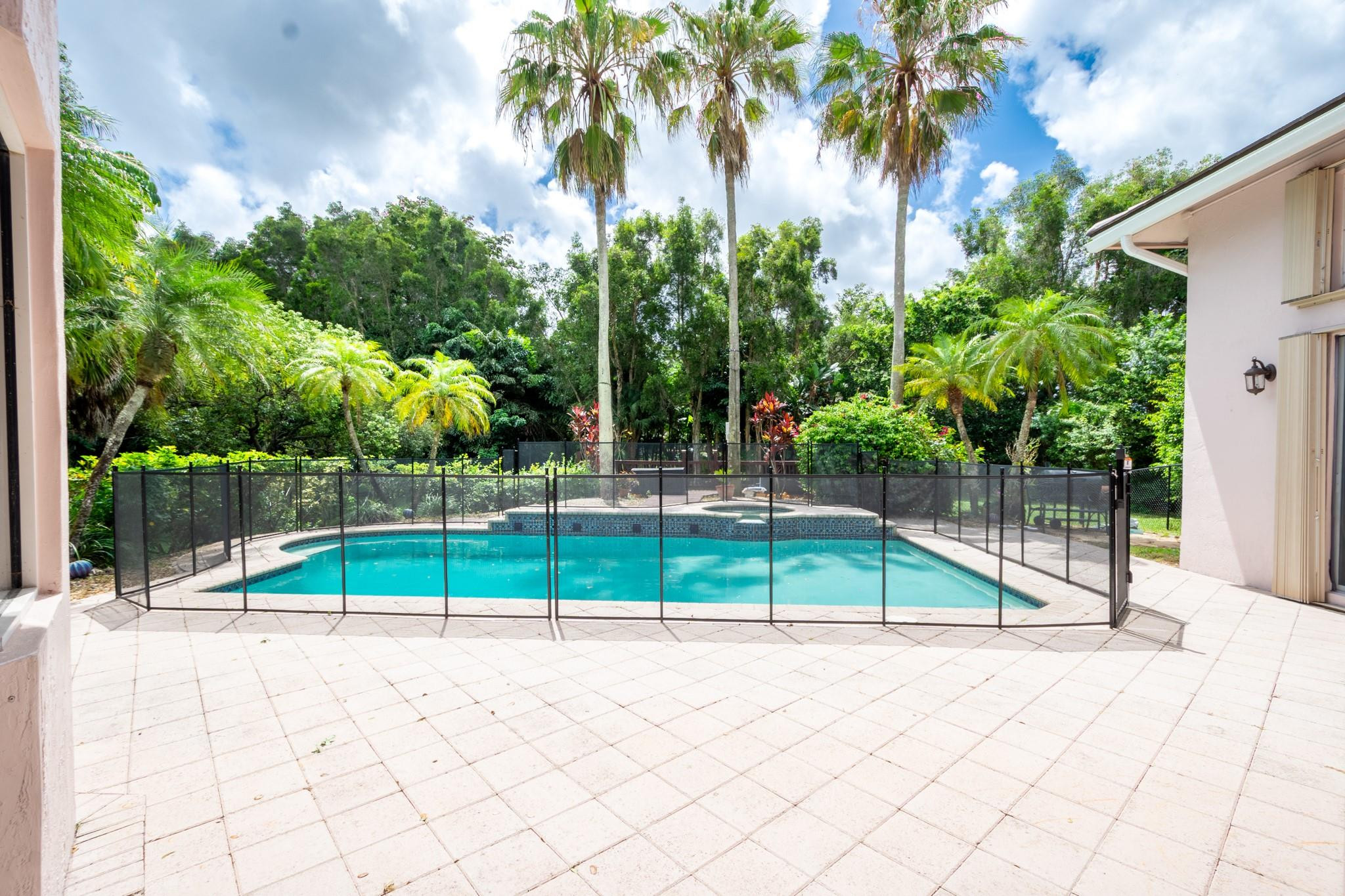 11430 NW 18th St Plantation, FL 33323