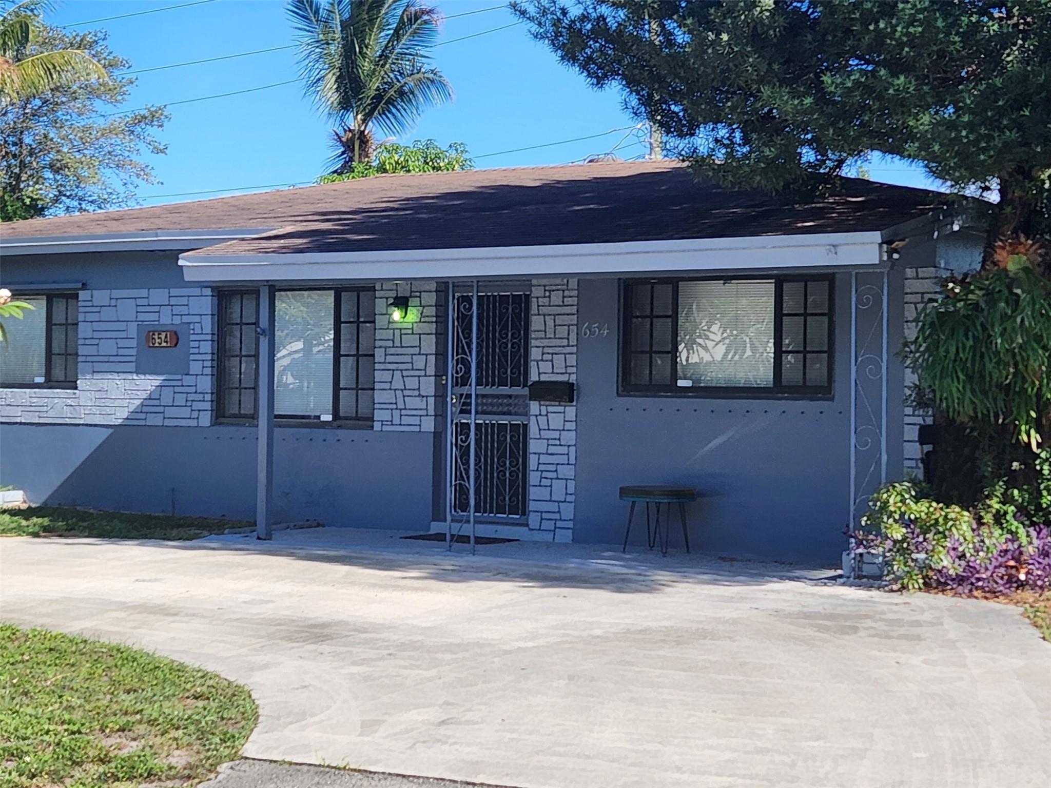 654 NW 45th St