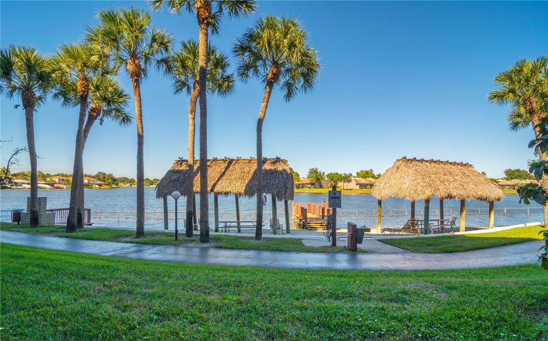 1100 Colony Pt Cir #105