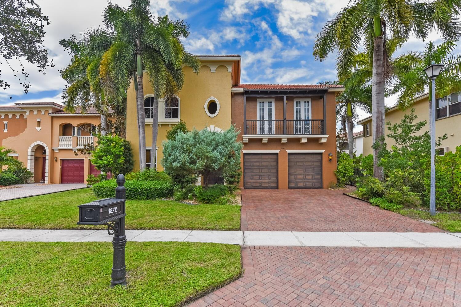 1875 Wood Glen Cir