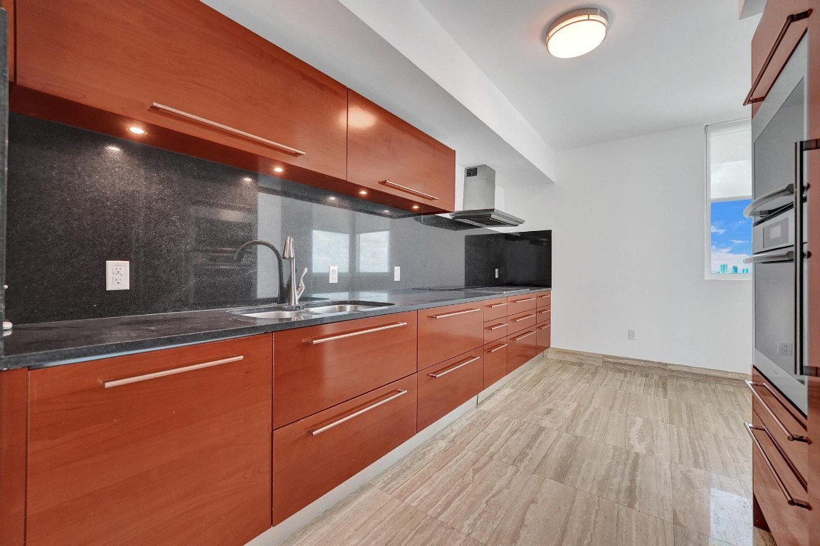 101 S Fort Lauderdale Bch #806 Fort Lauderdale, FL 33316