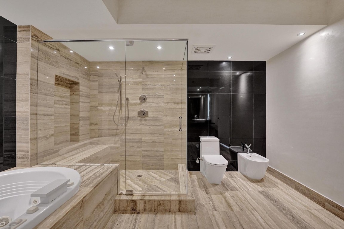 101 S Fort Lauderdale Bch #806 Fort Lauderdale, FL 33316