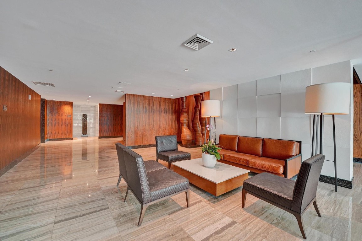 101 S Fort Lauderdale Bch #806 Fort Lauderdale, FL 33316