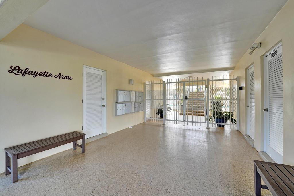 2866 NE 30th St #9 Fort Lauderdale, FL 33306