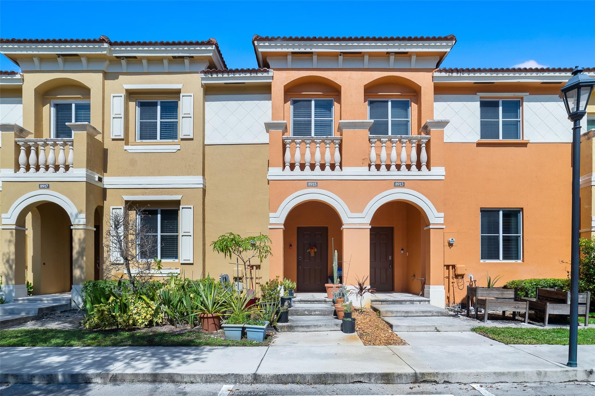 8915 SW 19th St #8915