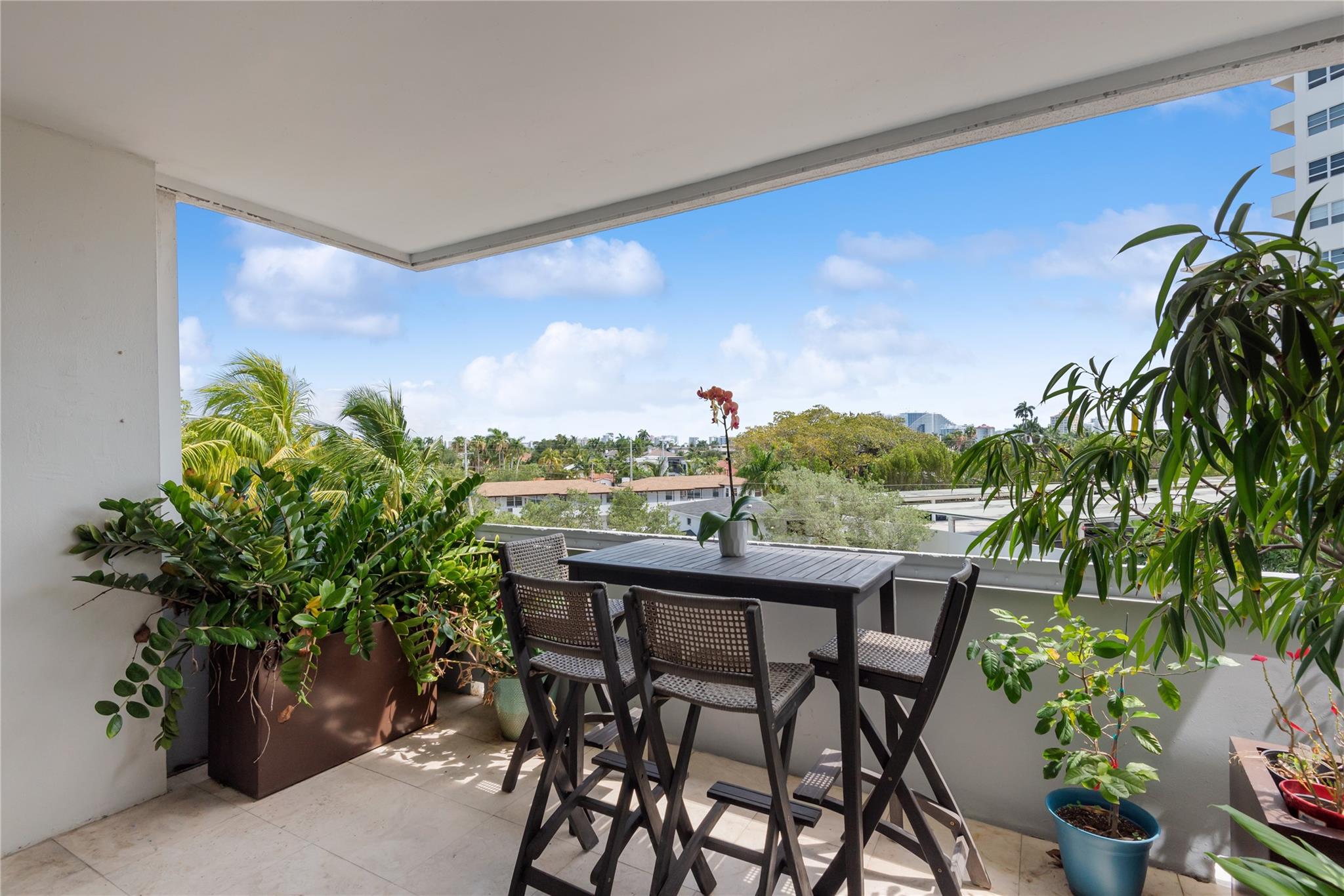 333 Sunset Dr #207 Fort Lauderdale, FL 33301