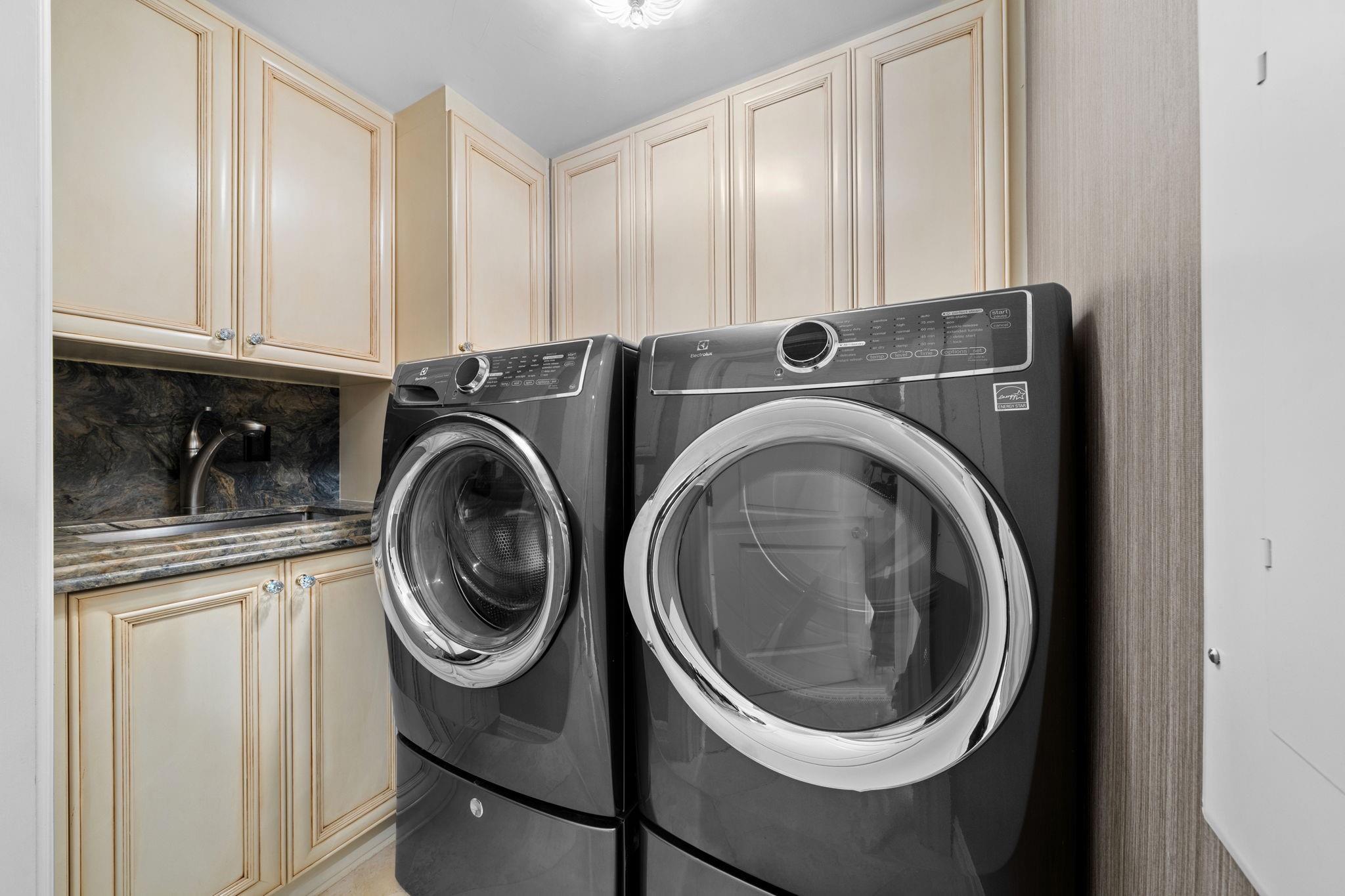 411 N New Riv Dr E #1402 Fort Lauderdale, FL 33301