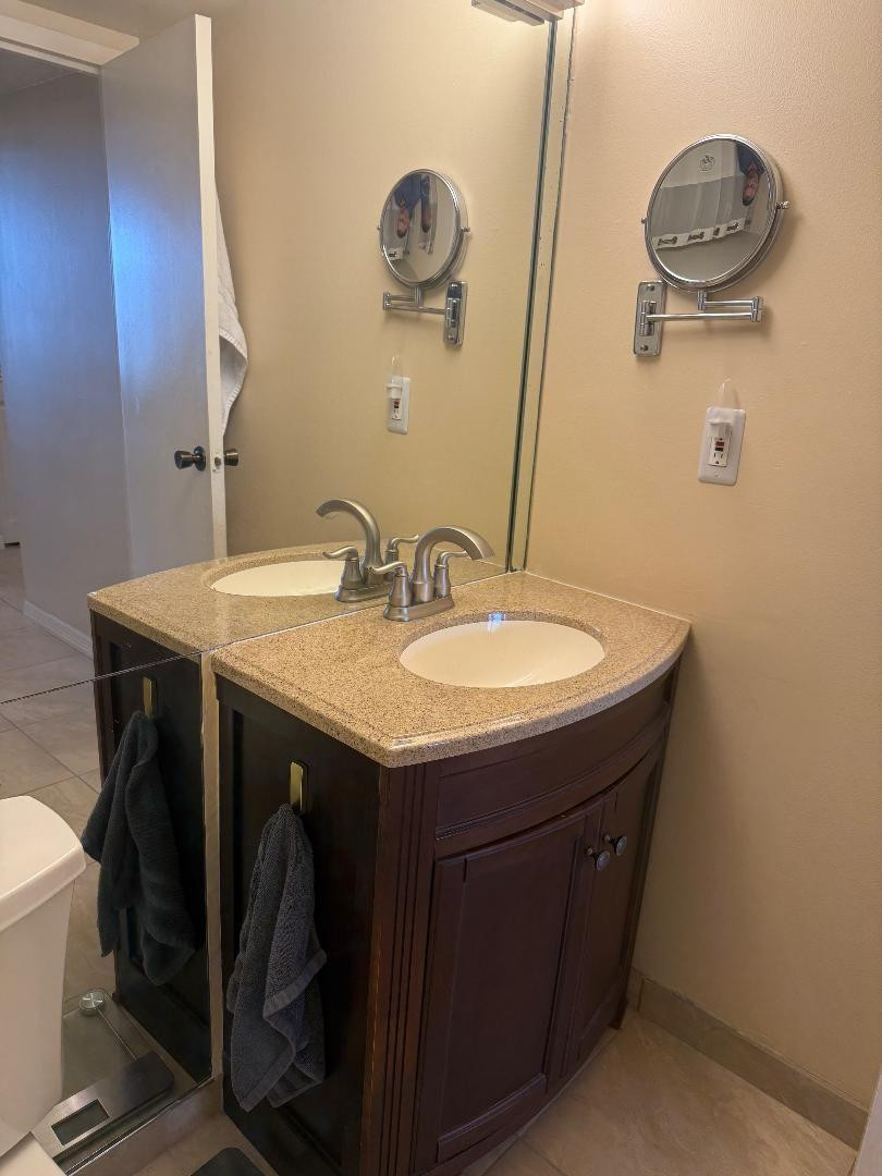 600 Parkview Dr #826 Hallandale Beach, FL 33009