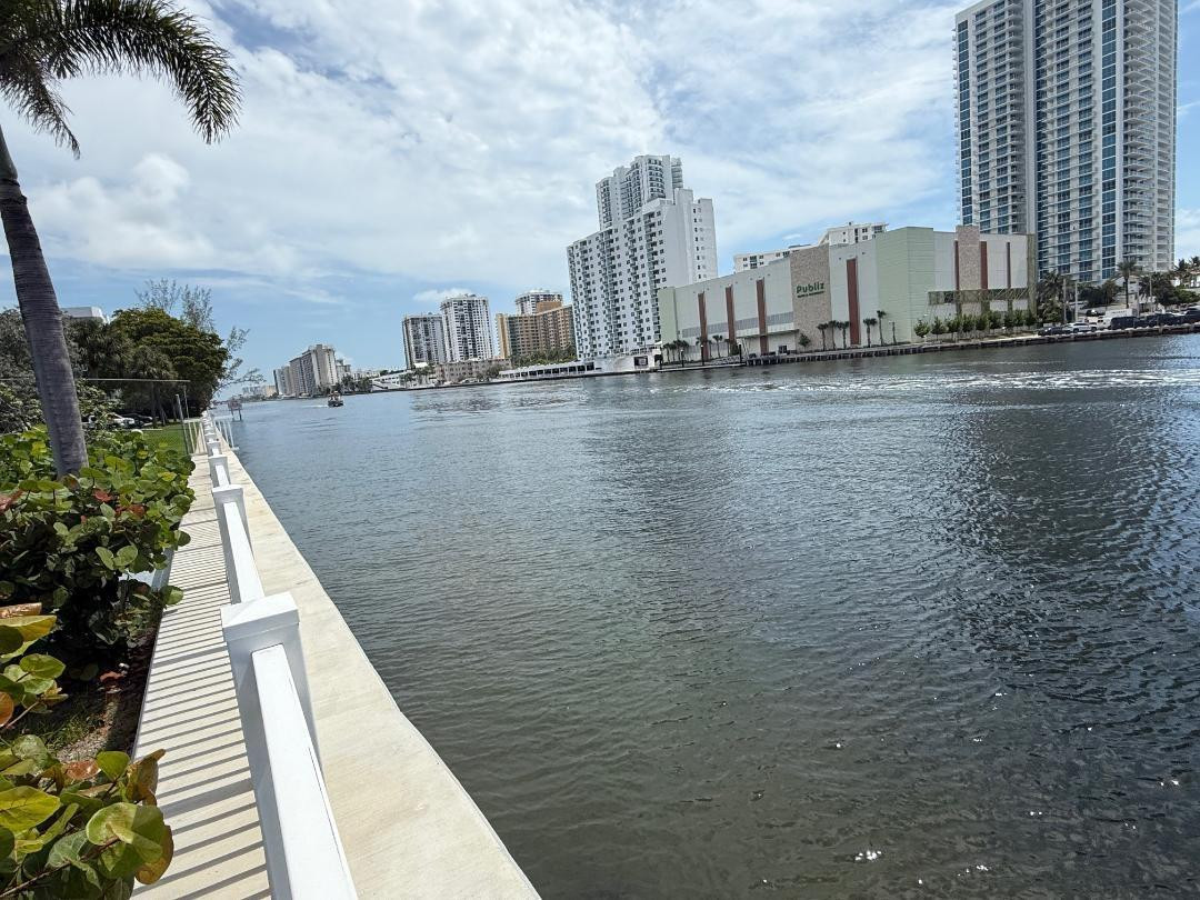 600 Parkview Dr #826 Hallandale Beach, FL 33009