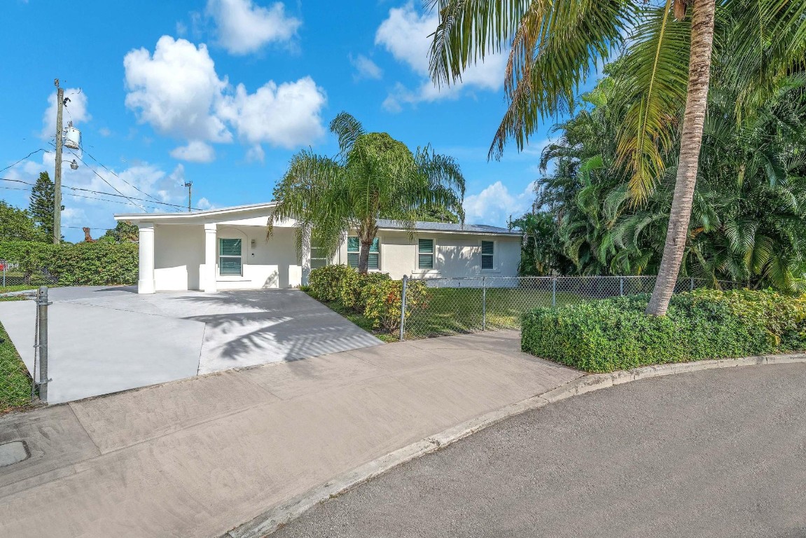 3308 El Vedado Ct West Palm Beach, FL 33405