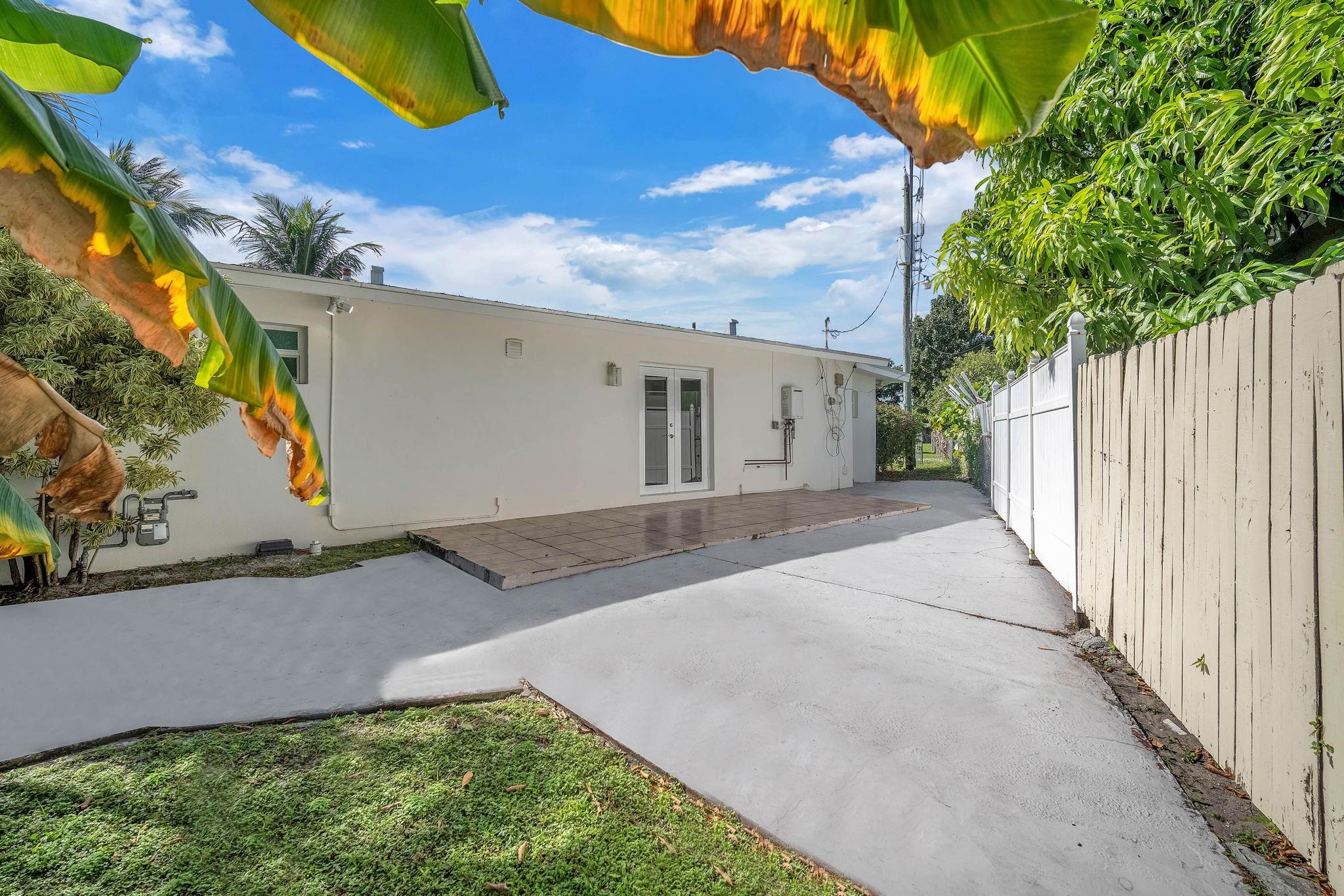 3308 El Vedado Ct West Palm Beach, FL 33405