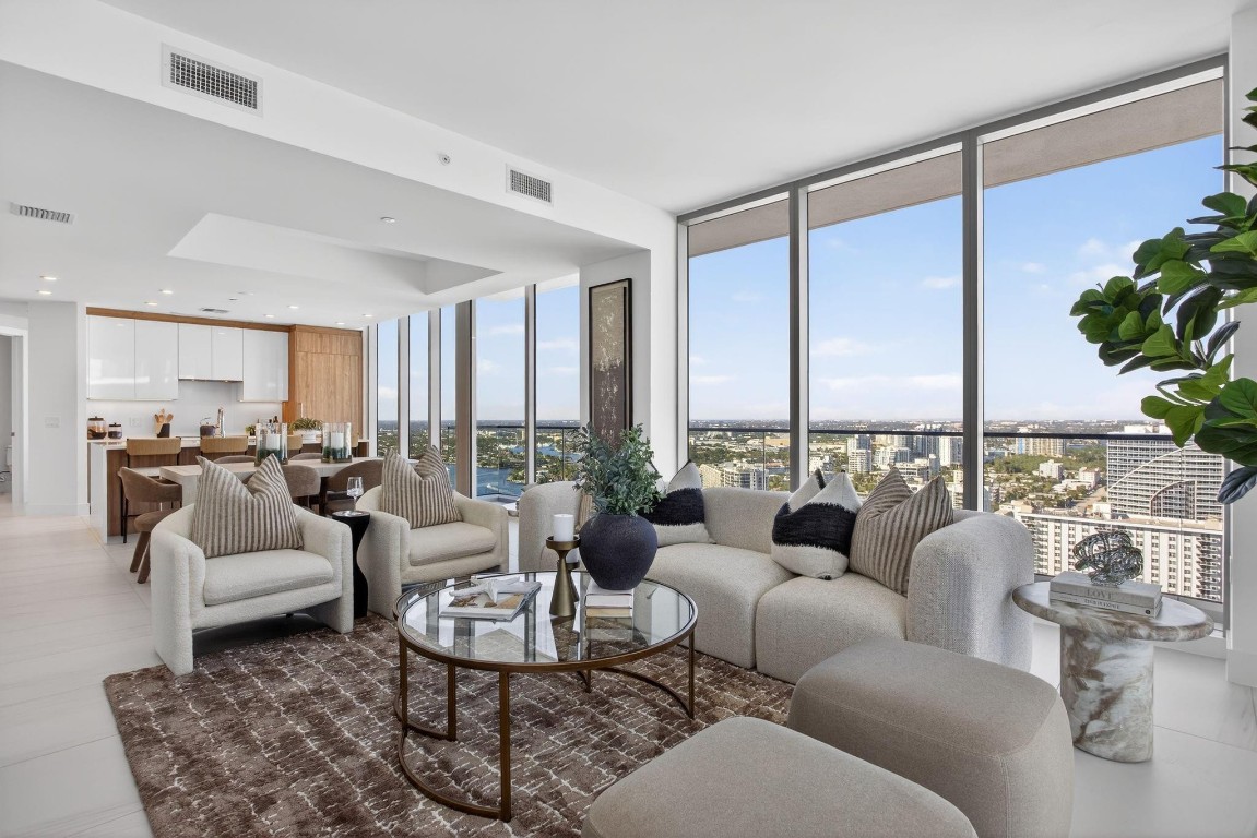 153 N Seabreeze #2505 Fort Lauderdale, FL 33304