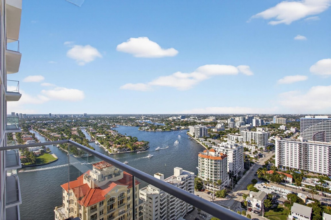153 N Seabreeze #2505 Fort Lauderdale, FL 33304