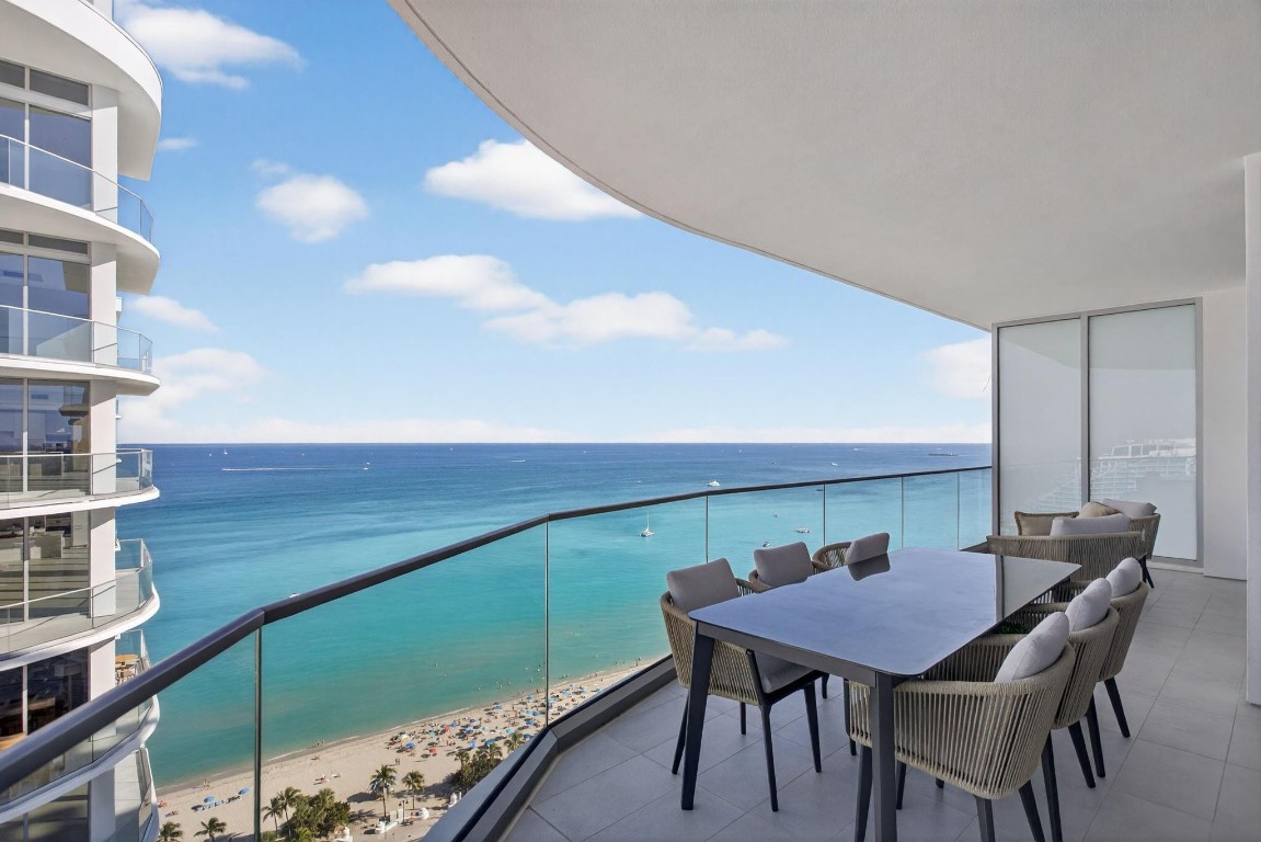 153 N Seabreeze #2505 Fort Lauderdale, FL 33304