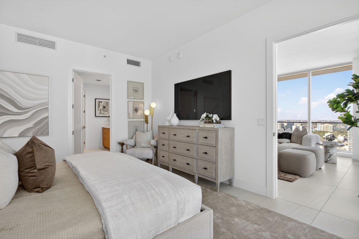 153 N Seabreeze #2505 Fort Lauderdale, FL 33304