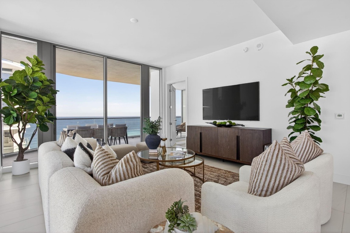 153 N Seabreeze #2505 Fort Lauderdale, FL 33304