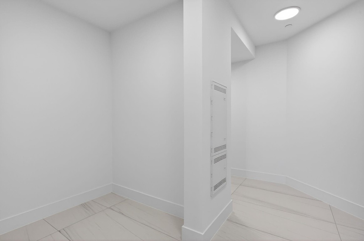 153 N Seabreeze #2505 Fort Lauderdale, FL 33304