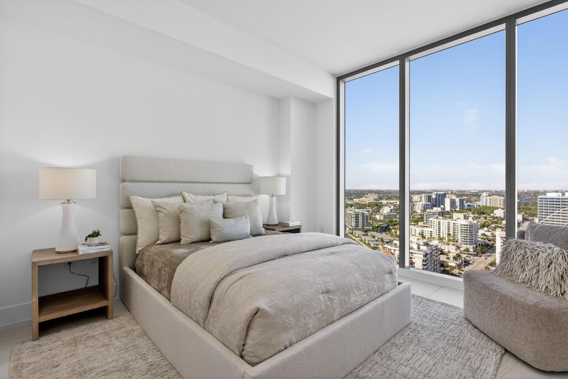 153 N Seabreeze #2505 Fort Lauderdale, FL 33304