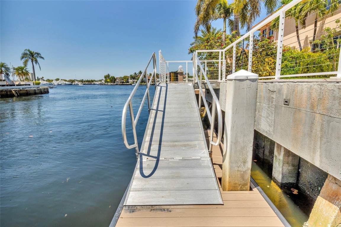 633 4th Key Fort Lauderdale, FL 33304