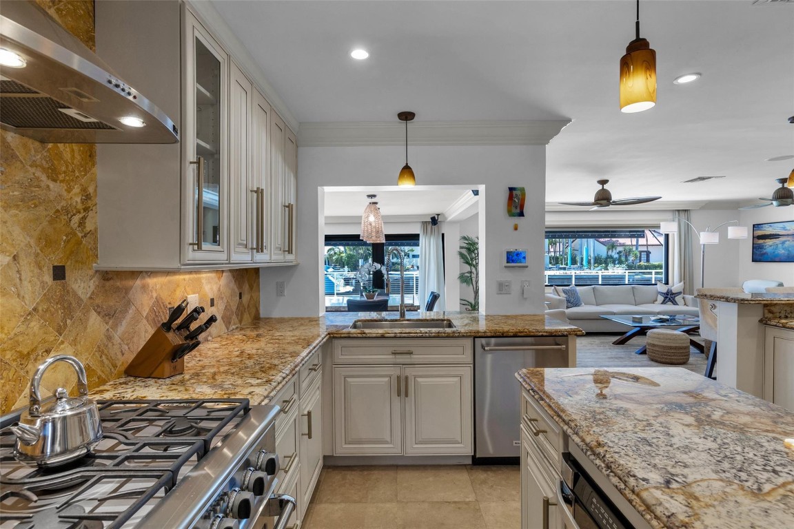 633 4th Key Fort Lauderdale, FL 33304