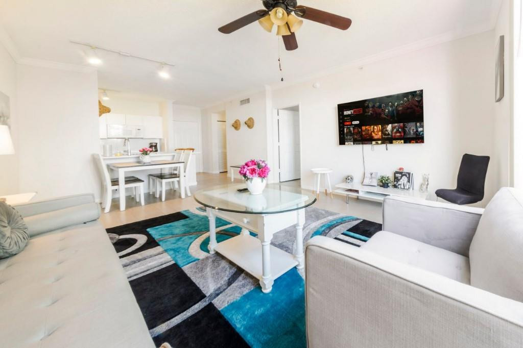 720 S Sapodilla #514