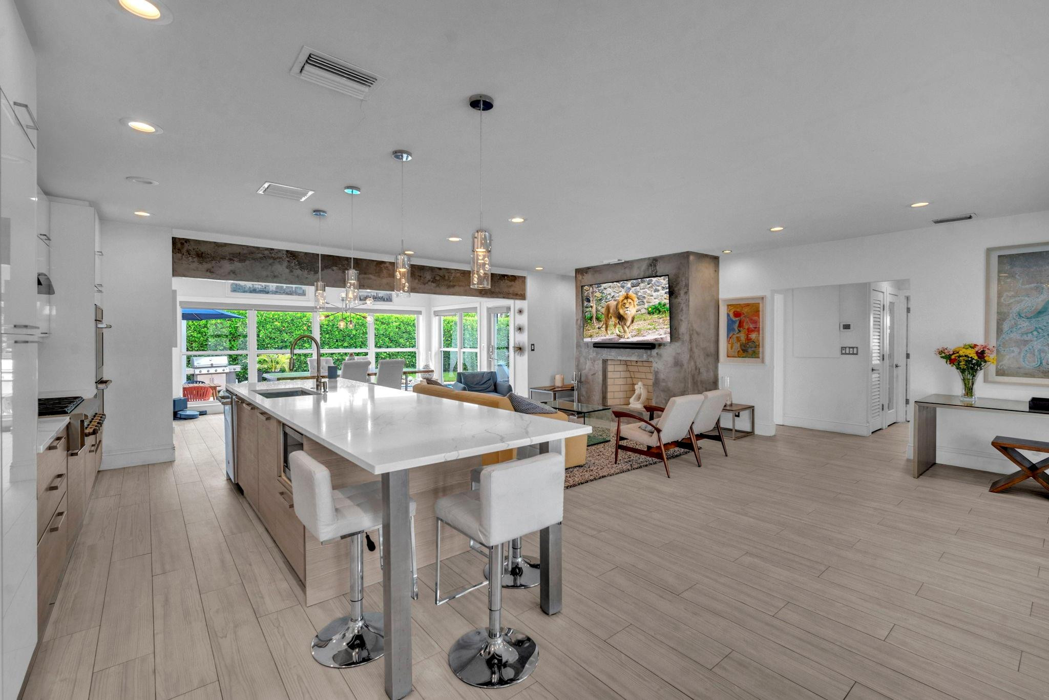 2212 NE 32nd Fort Lauderdale, FL 33305