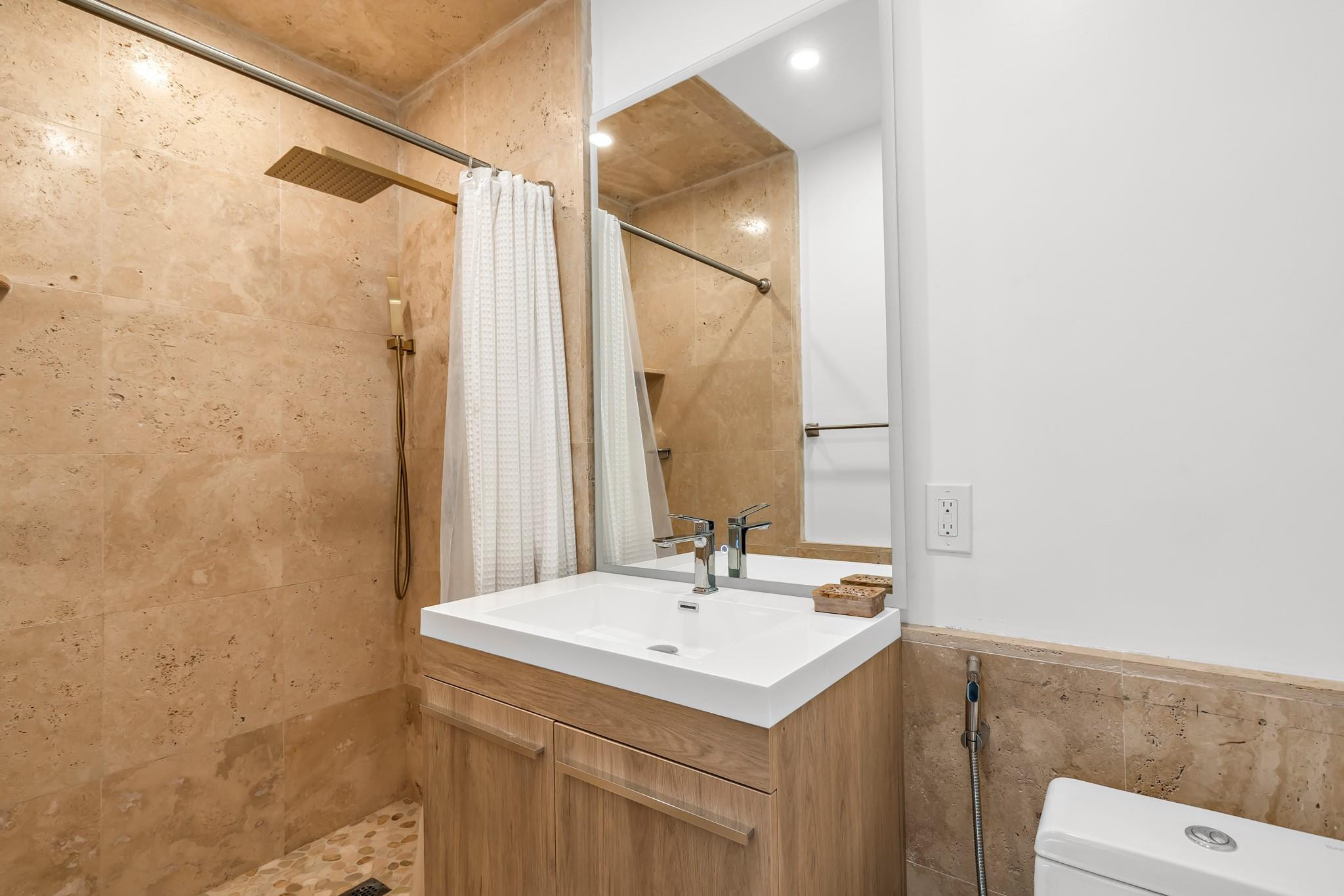 5960 N Bayshore Miami, FL 33137