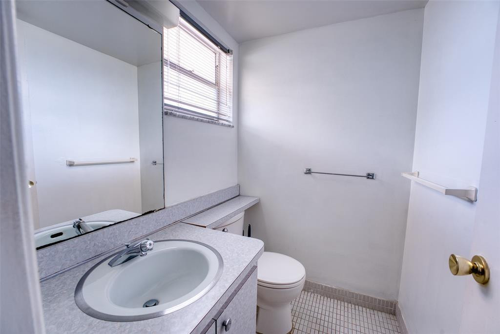 4700 Washington #105 Hollywood, FL 33021