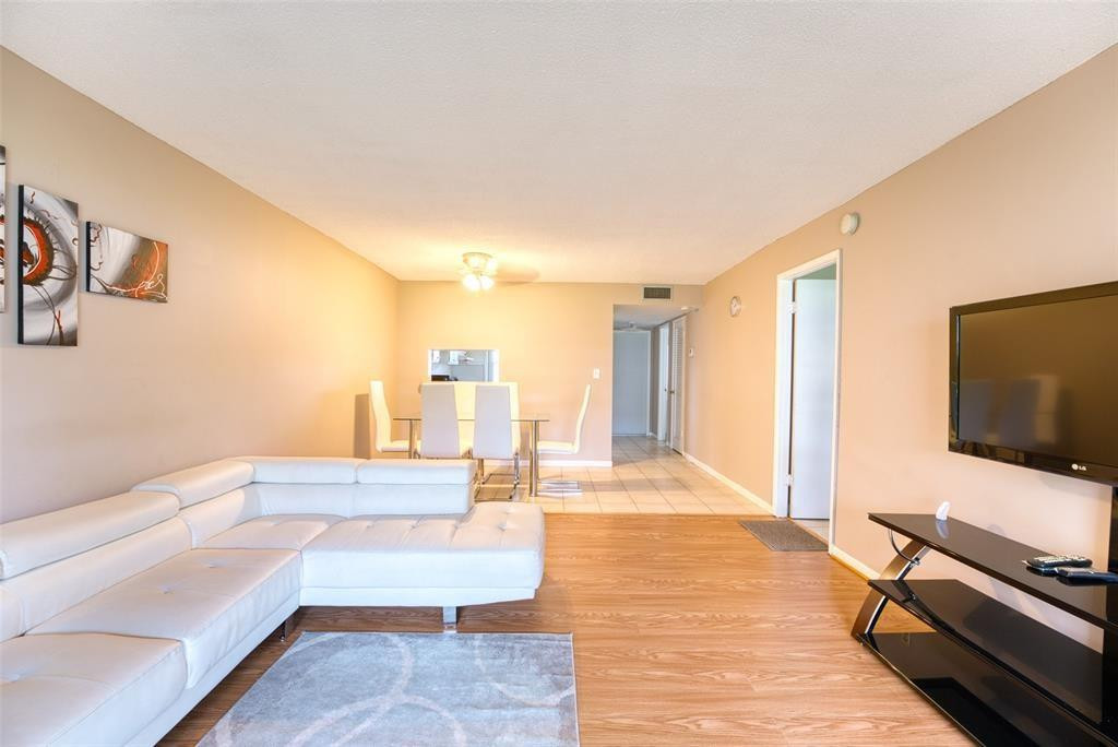 4700 Washington #105 Hollywood, FL 33021