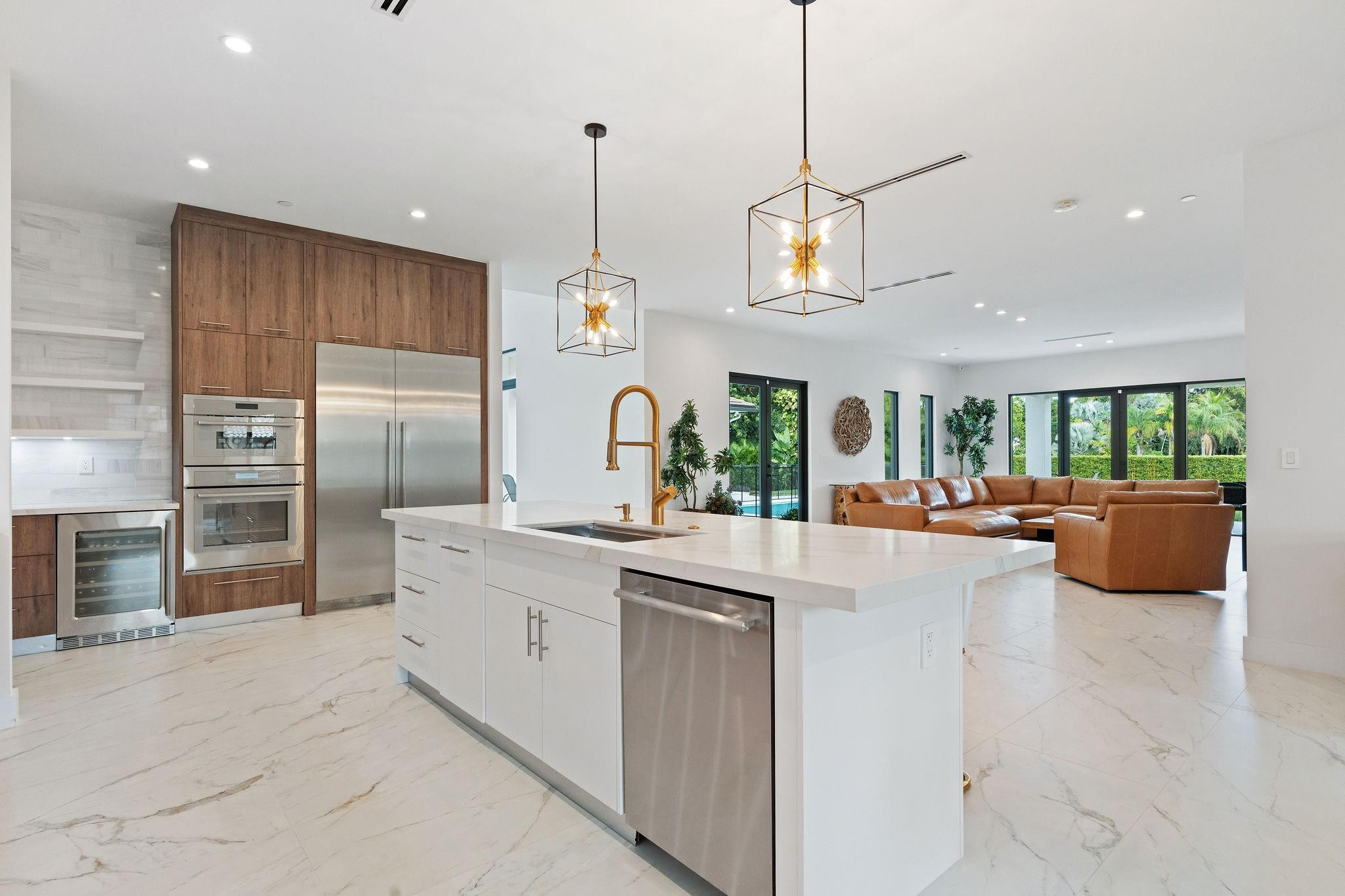 11861 NW 9th Plantation, FL 33325